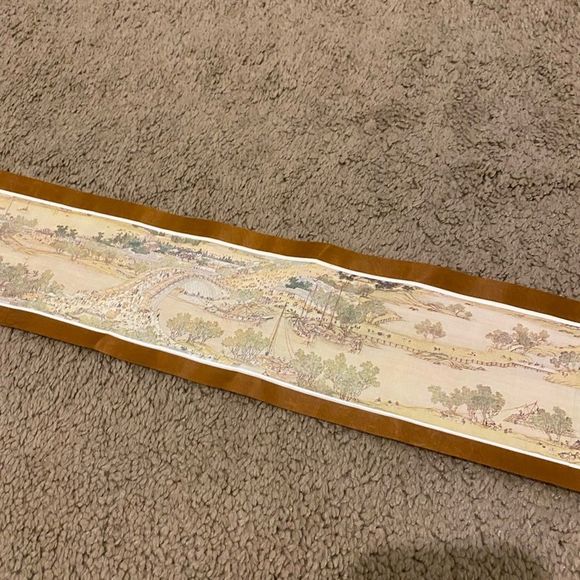 Elegant Brown Scroll with Intricate Design - Picture 6 of 13